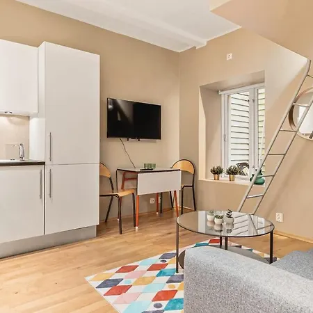 Dinbnb I Historical Building I Hotel-apartment